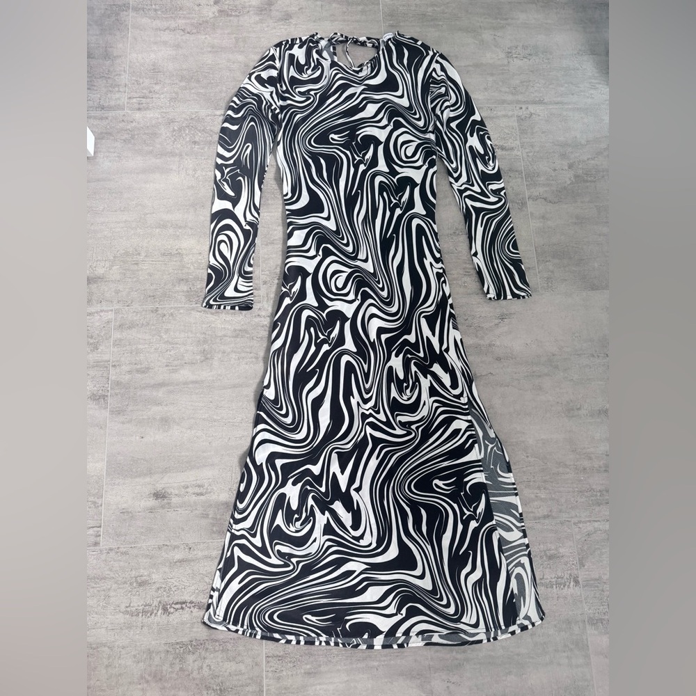 Bershka Black White Swirl Print Long Sleeve Midi Dress With Slits Size XX - Picture 4 of 13